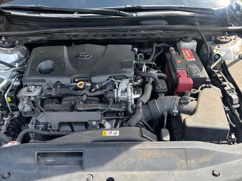 Used 2018 Toyota Camry XLE FWD image 16