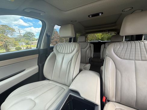 Used 2023 Hyundai Palisade Limited w/ Cargo Package FWD image 8
