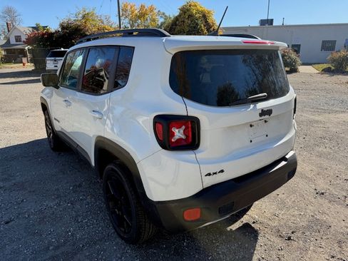 Used 2017 Jeep Renegade Altitude image 2