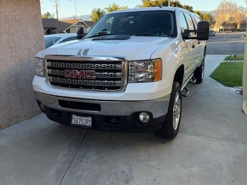 Used 2014 GMC Sierra 2500 SLE w/ SLE Preferred Package image 1