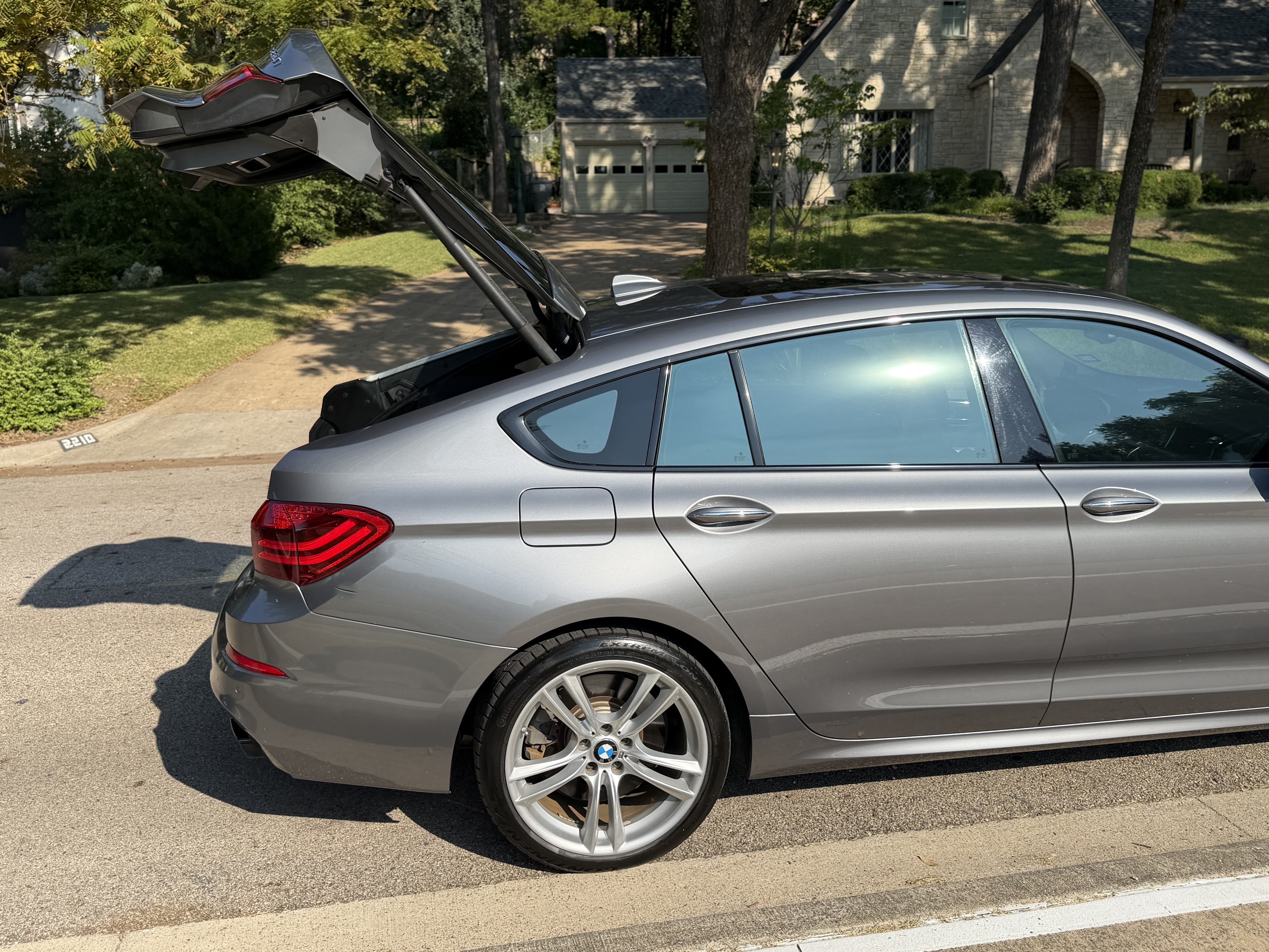 Used 2015 BMW 550i Gran Turismo RWD image 21