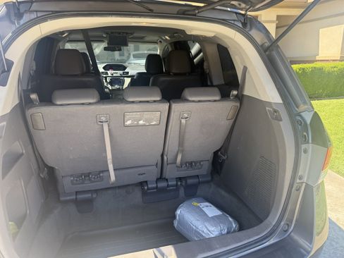 Used 2015 Honda Odyssey Touring image 8