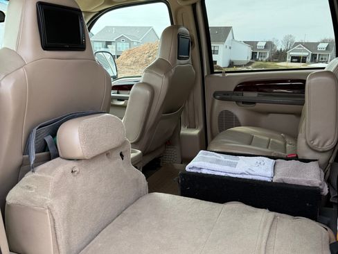 Used 2004 Ford Excursion Limited image 11