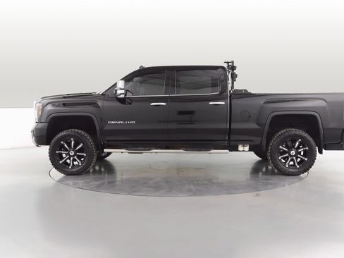 Used 2015 GMC Sierra 2500 Denali image 5