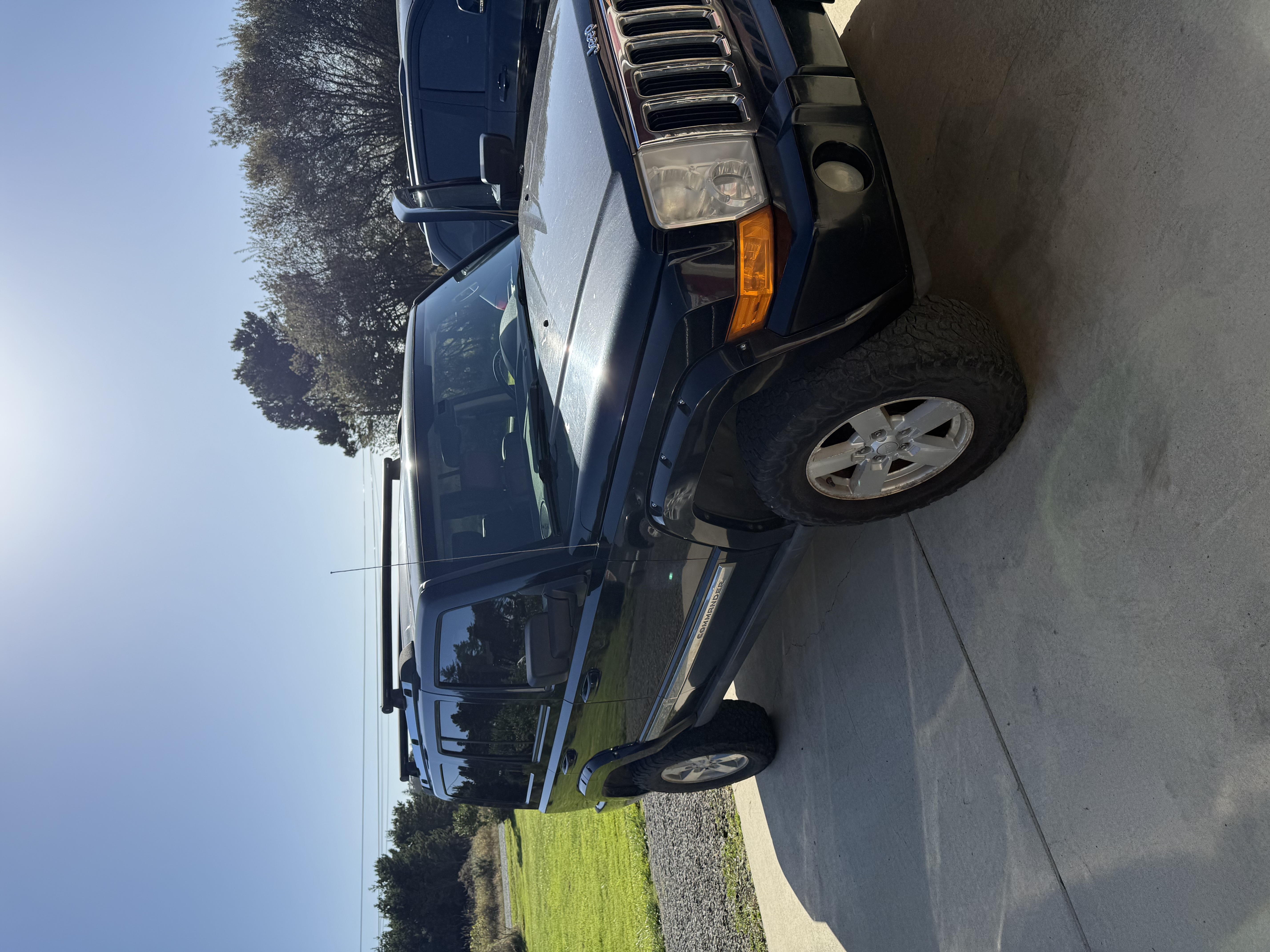 Used 2006 Jeep Commander Limited w/ Trailer Tow Group IV AWD/4WD image 4
