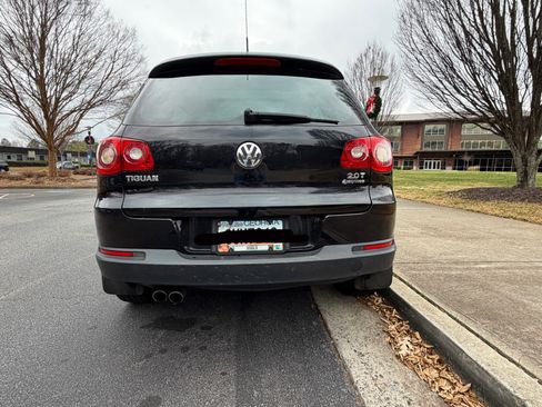 Used 2009 Volkswagen Tiguan SE image 16