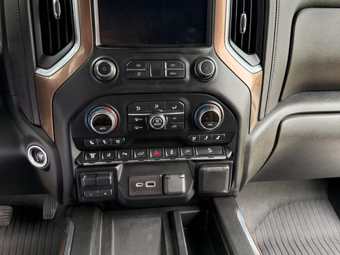 Used 2021 Chevrolet Silverado 2500 High Country w/ Z71 Off-Road Package image 6