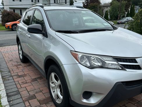 Used 2013 Toyota RAV4 LE AWD/4WD image 19