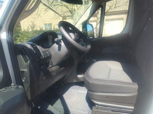 Used 2024 RAM ProMaster 2500 w/ Convenience Group image 6