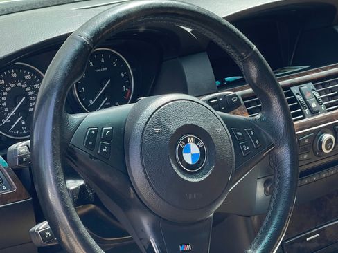 Used 2010 BMW 535i xDrive Wagon AWD/4WD image 9