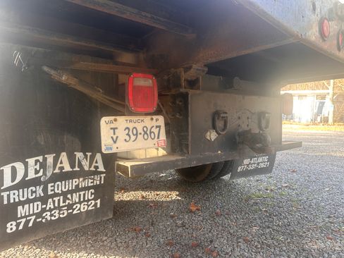 Used 2003 Ford F550 2WD Regular Cab Super Duty image 17