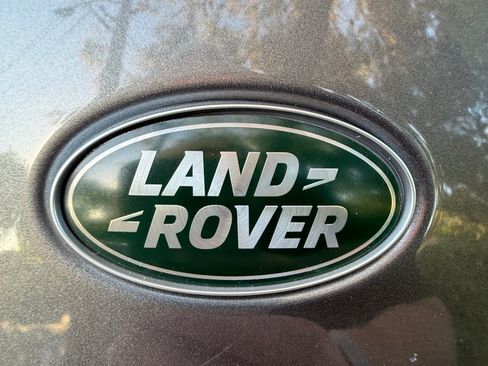 Used 2017 Land Rover Discovery Sport HSE AWD/4WD image 17