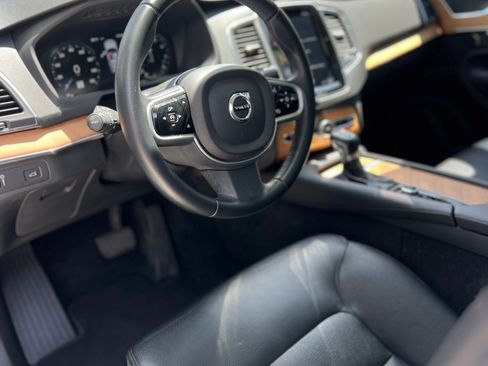 Used 2021 Volvo XC90 T5 Momentum AWD/4WD image 8
