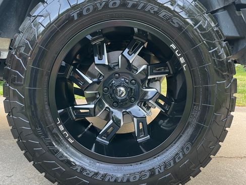 Used 2023 Jeep Wrangler Rubicon w/ Cold Weather Group AWD/4WD image 6