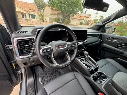 Used 2024 GMC Canyon Elevation w/ Elevation Premium Package AWD/4WD image 6