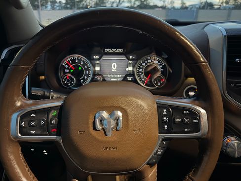 Used 2019 RAM 1500 Laramie image 9