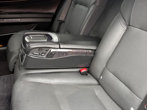 Used 2010 BMW 760Li image 4