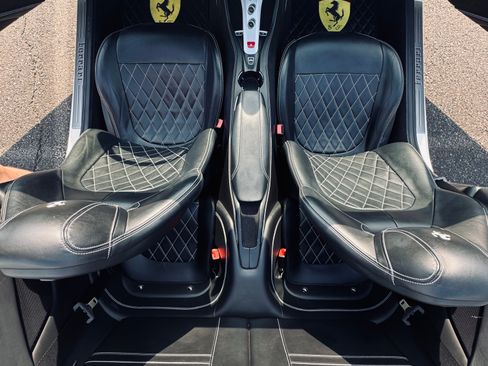 Used 2016 Ferrari California T image 13