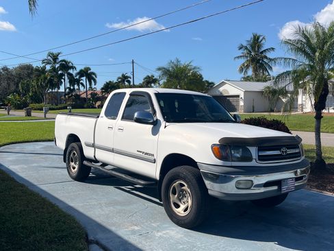 Used 2002 Toyota Tundra SR5 image 1