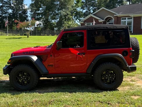 Used 2024 Jeep Wrangler Sport AWD/4WD image 4
