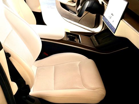 Used 2022 Tesla Model S Standard Range image 10