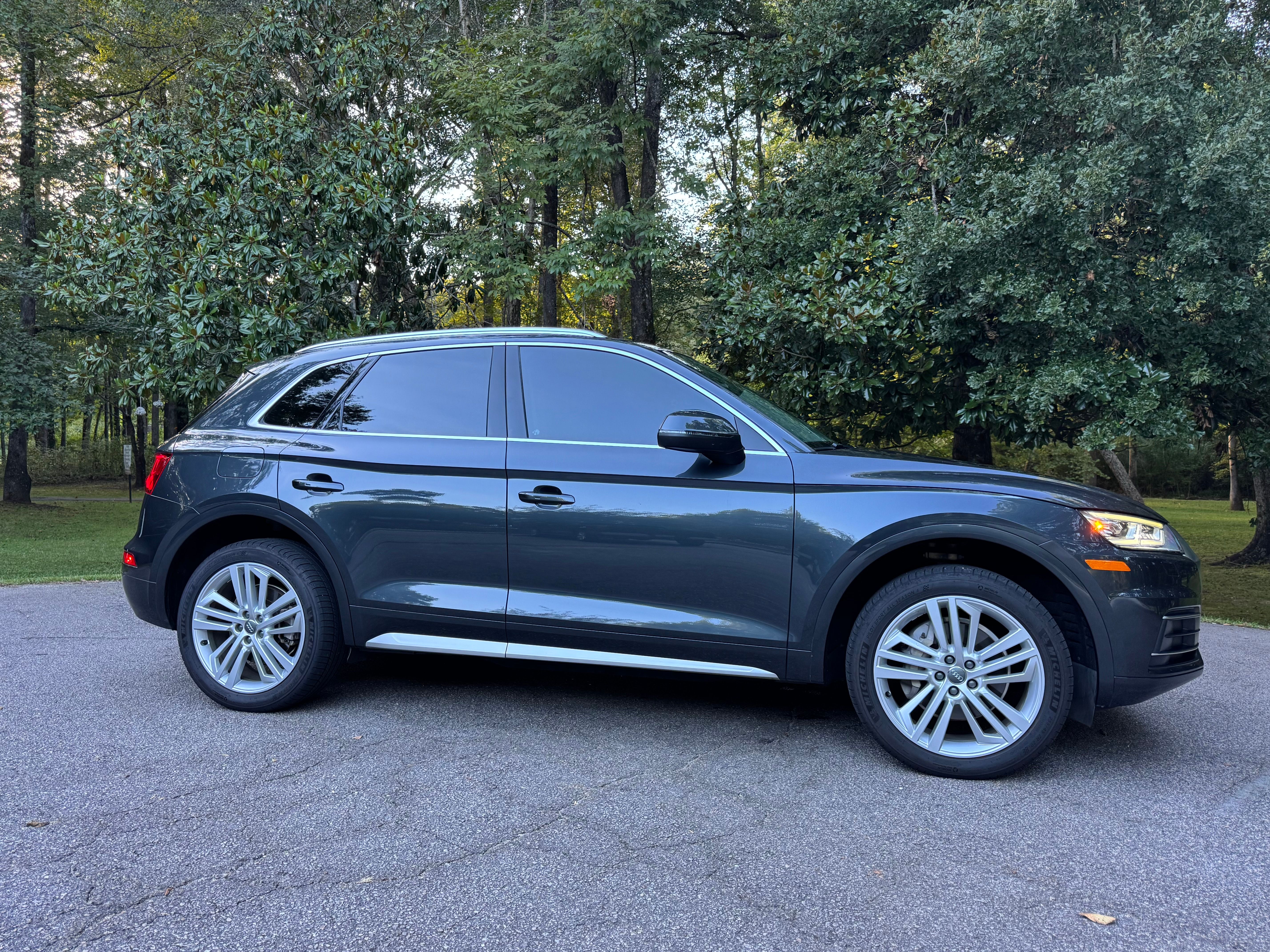 Used 2018 Audi Q5 2.0T Premium Plus w/ Premium Plus Package AWD/4WD image 1