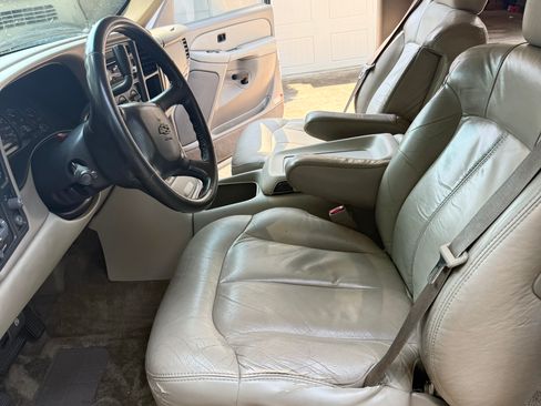 Used 2002 Chevrolet Suburban LS RWD image 28