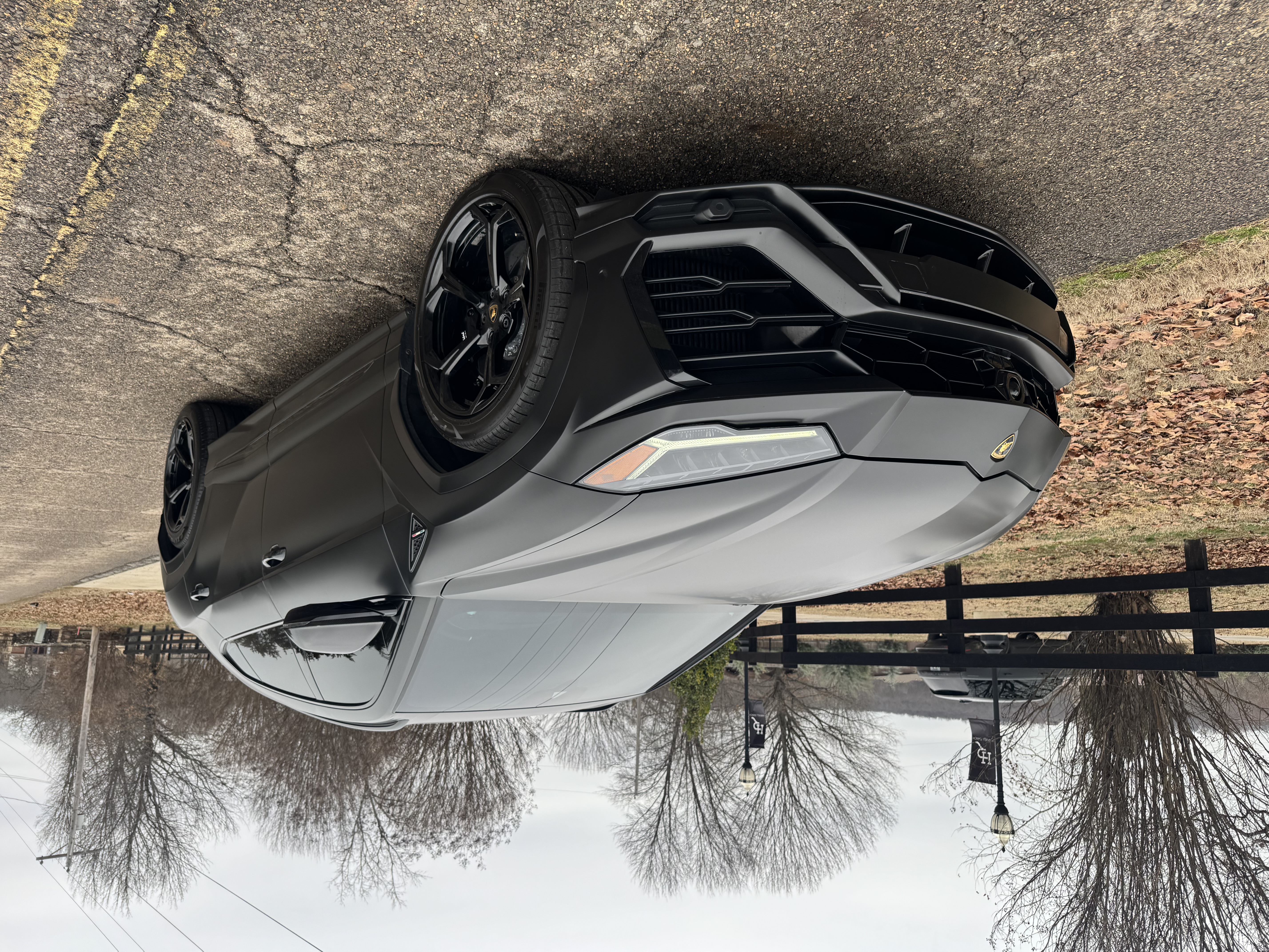 Used 2022 Lamborghini Urus AWD/4WD image 2