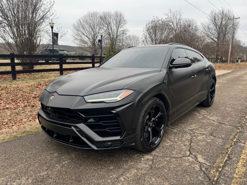 Used 2022 Lamborghini Urus AWD/4WD image 2