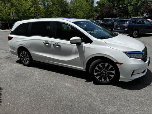 Used 2023 Honda Odyssey EX-L image 9
