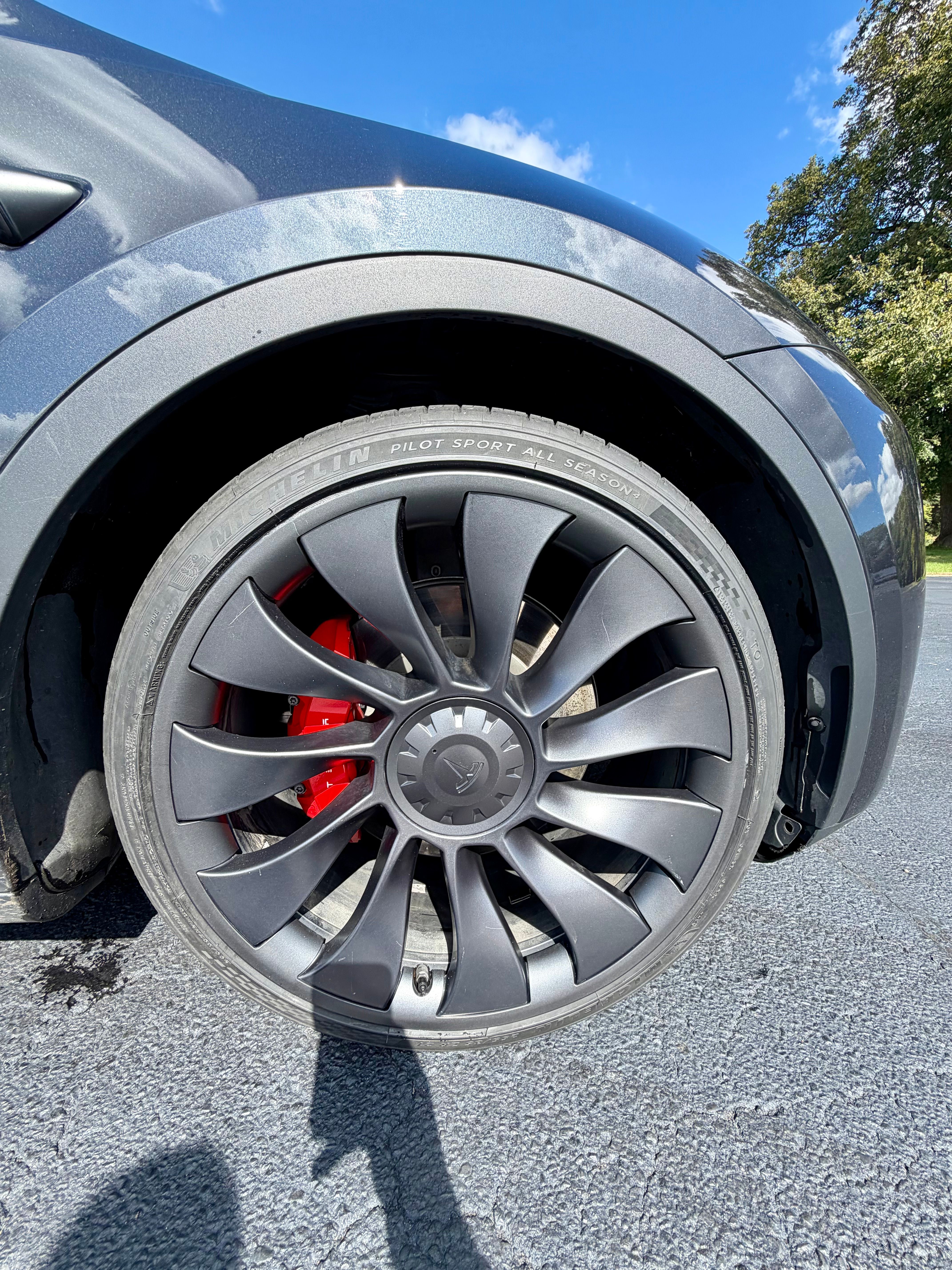 Used 2024 Tesla Model Y Performance AWD/4WD image 23