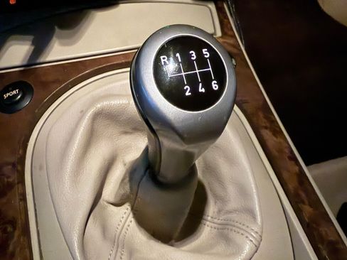 Used 2007 BMW Z4 3.0i image 6