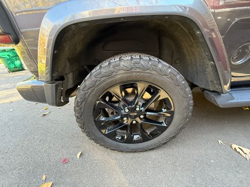 Used 2021 Jeep Wrangler Unlimited Sahara image 14