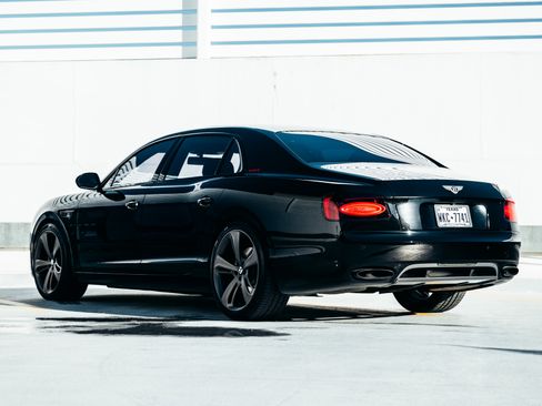Used 2017 Bentley Flying Spur S W12 image 8