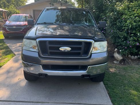 Used 2005 Ford F150 XLT AWD/4WD image 1