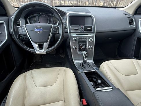 Used 2016 Volvo XC60 T6 Platinum w/ Climate Package image 9