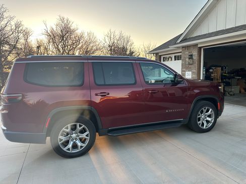 Used 2022 Jeep Wagoneer Series II image 4