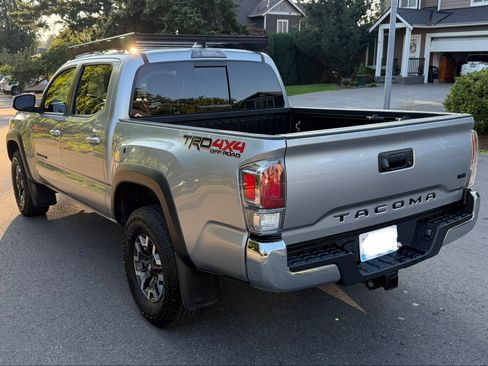 Used 2023 Toyota Tacoma TRD Off-Road AWD/4WD image 4