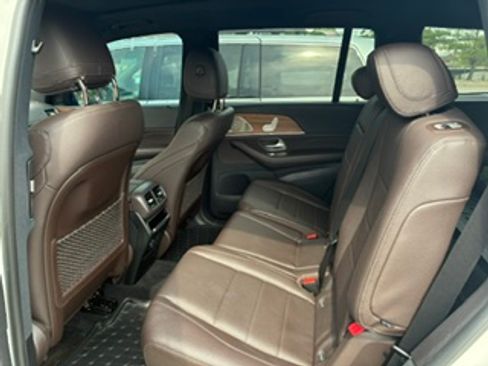 Used 2023 Mercedes-Benz GLS 450 4MATIC image 8