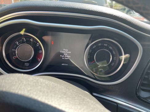 Used 2015 Dodge Challenger SRT w/ Technology Group RWD image 10
