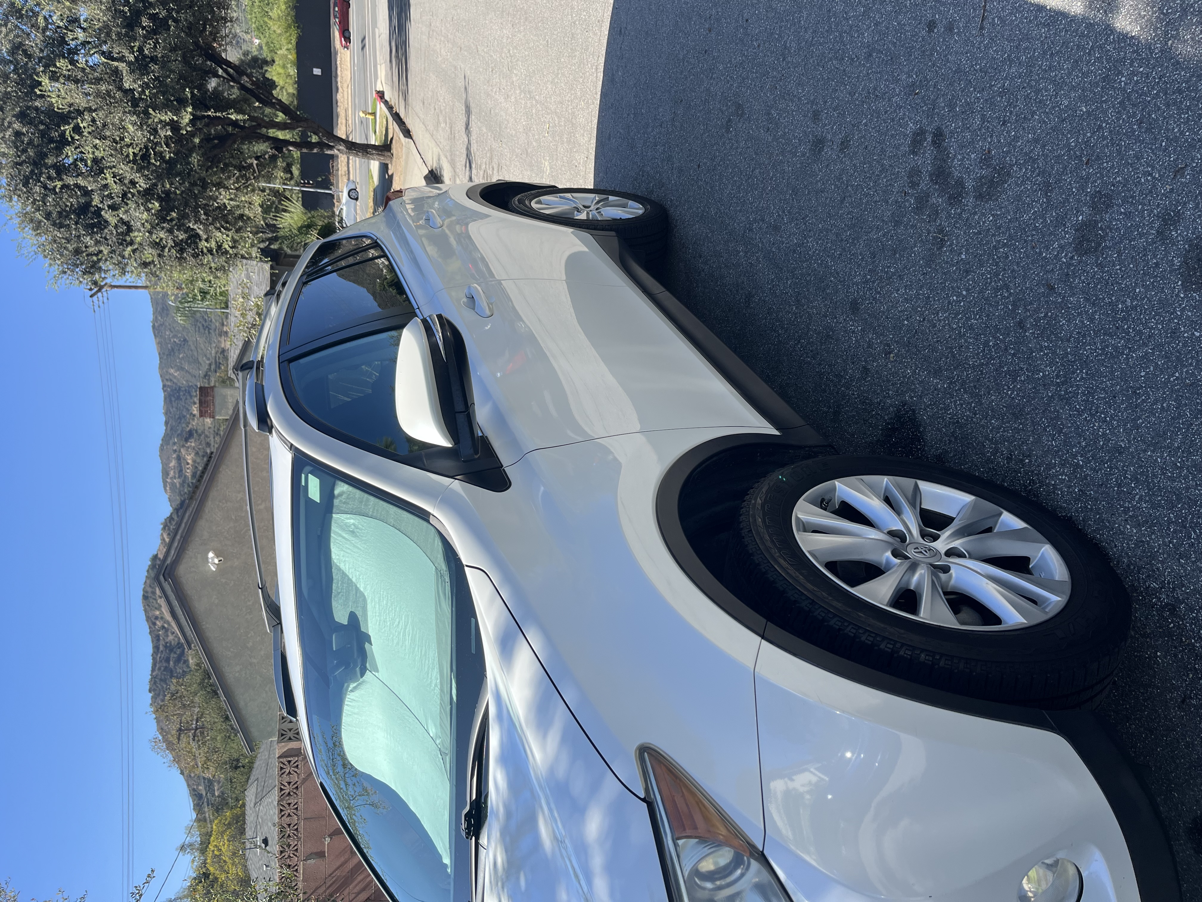 Used 2013 Toyota RAV4 Limited FWD image 4