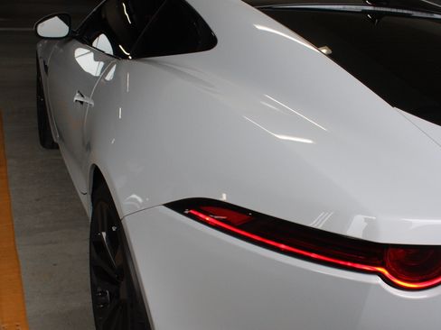 Used 2020 Jaguar F-TYPE Coupe RWD image 11
