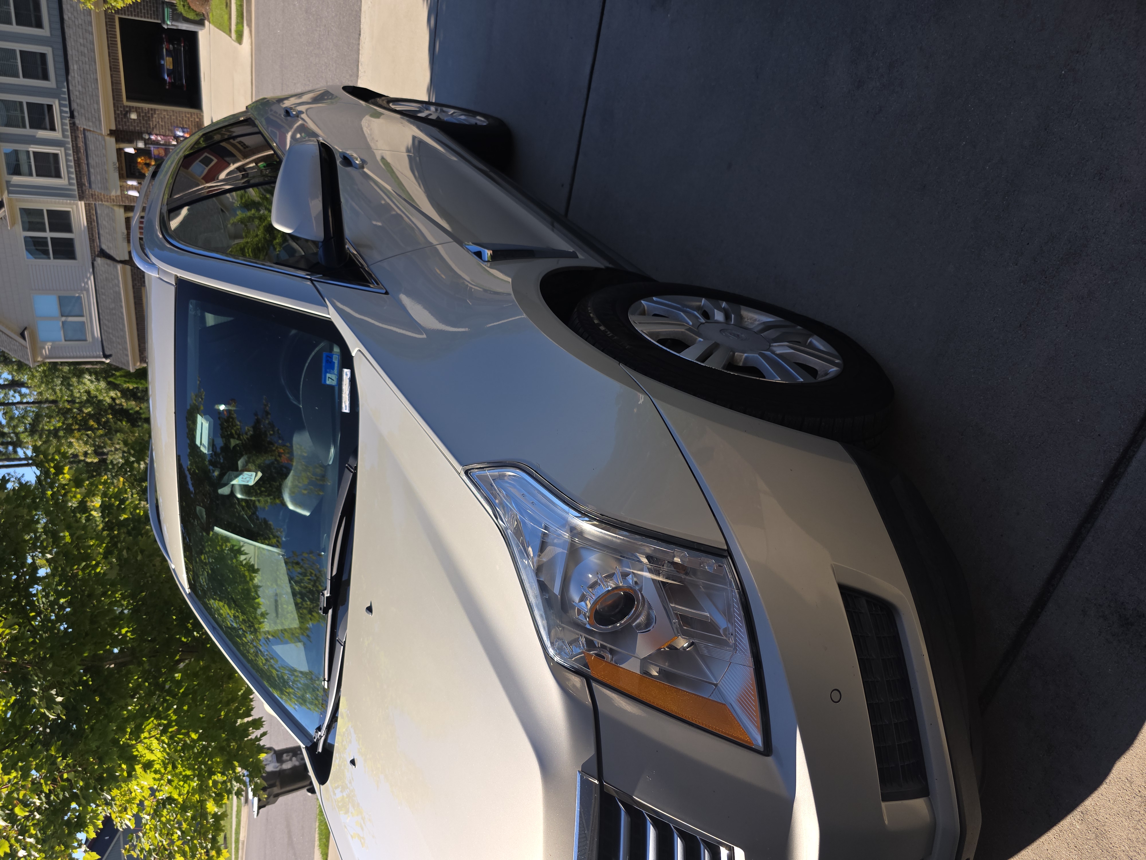 Used 2014 Cadillac SRX Luxury w/ Driver Awareness Package AWD/4WD image 16