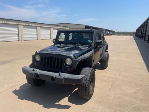 Used 2009 Jeep Wrangler Unlimited X image 2