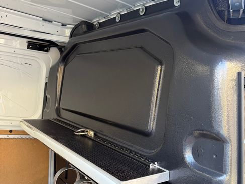 Used 2021 Ford Transit Connect XLT image 12