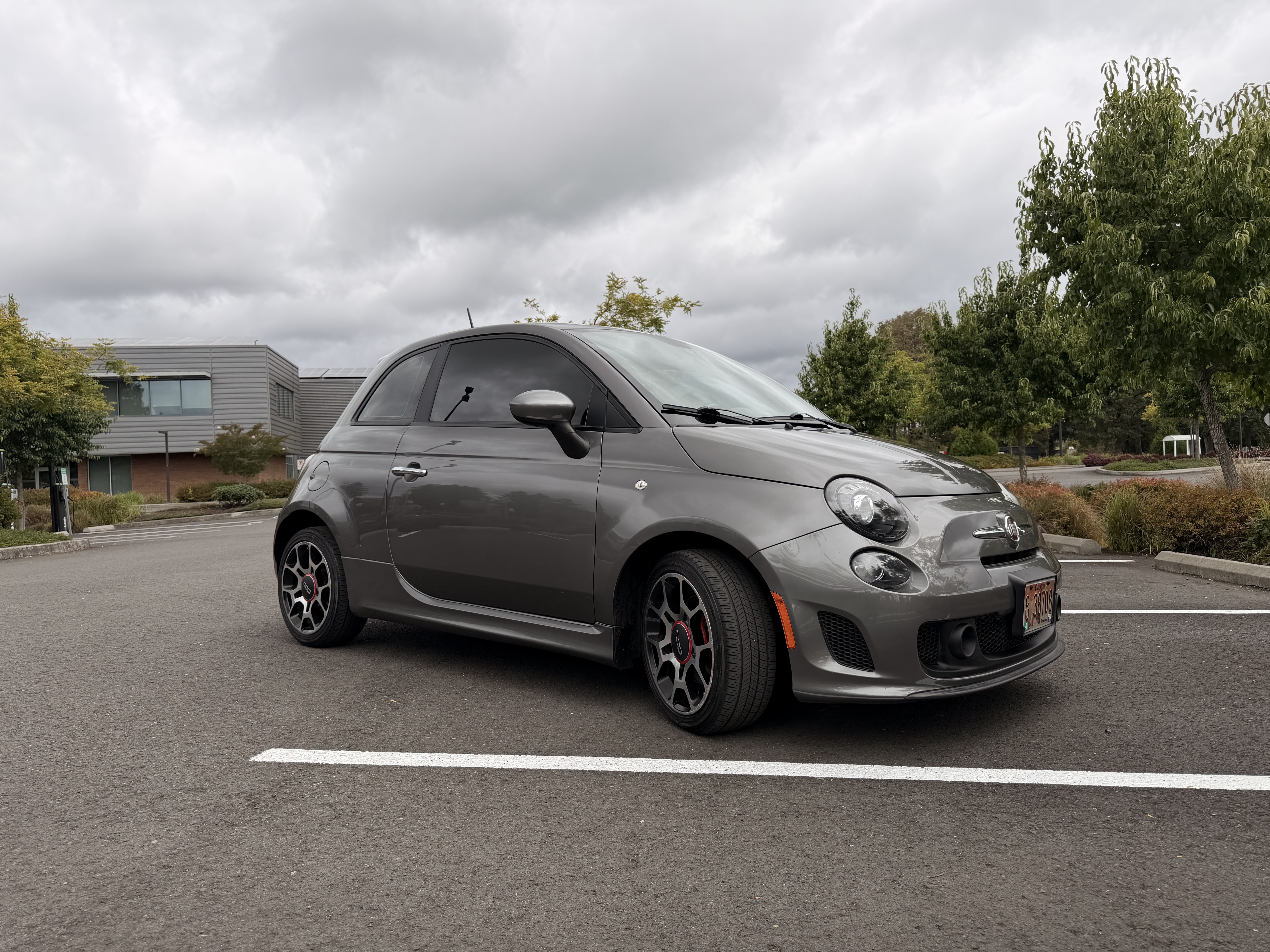 Used 2013 FIAT 500 Turbo w/ Beats Audio Pkg FWD image 2