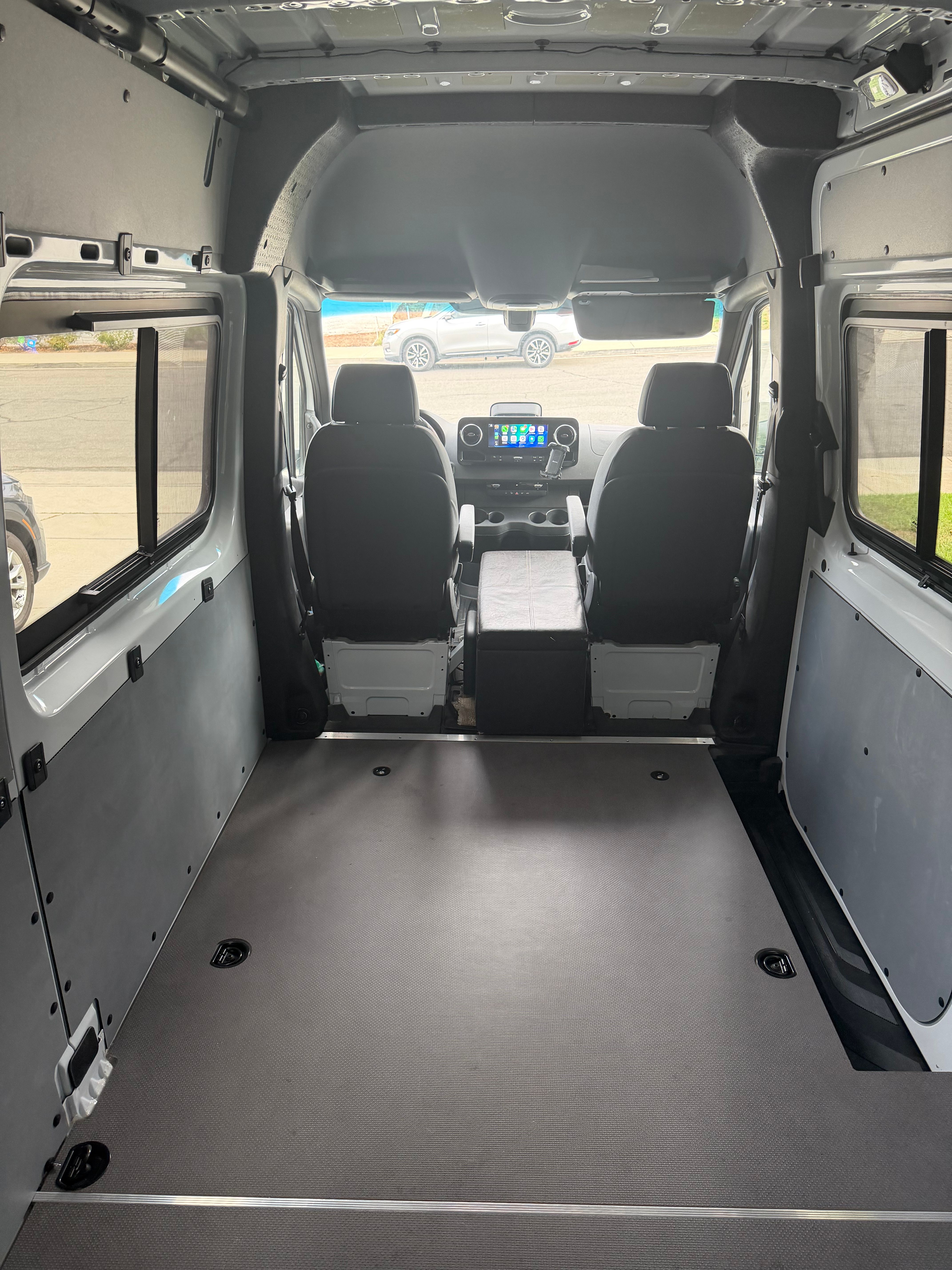 Used 2025 Mercedes-Benz Sprinter 3500 image 9