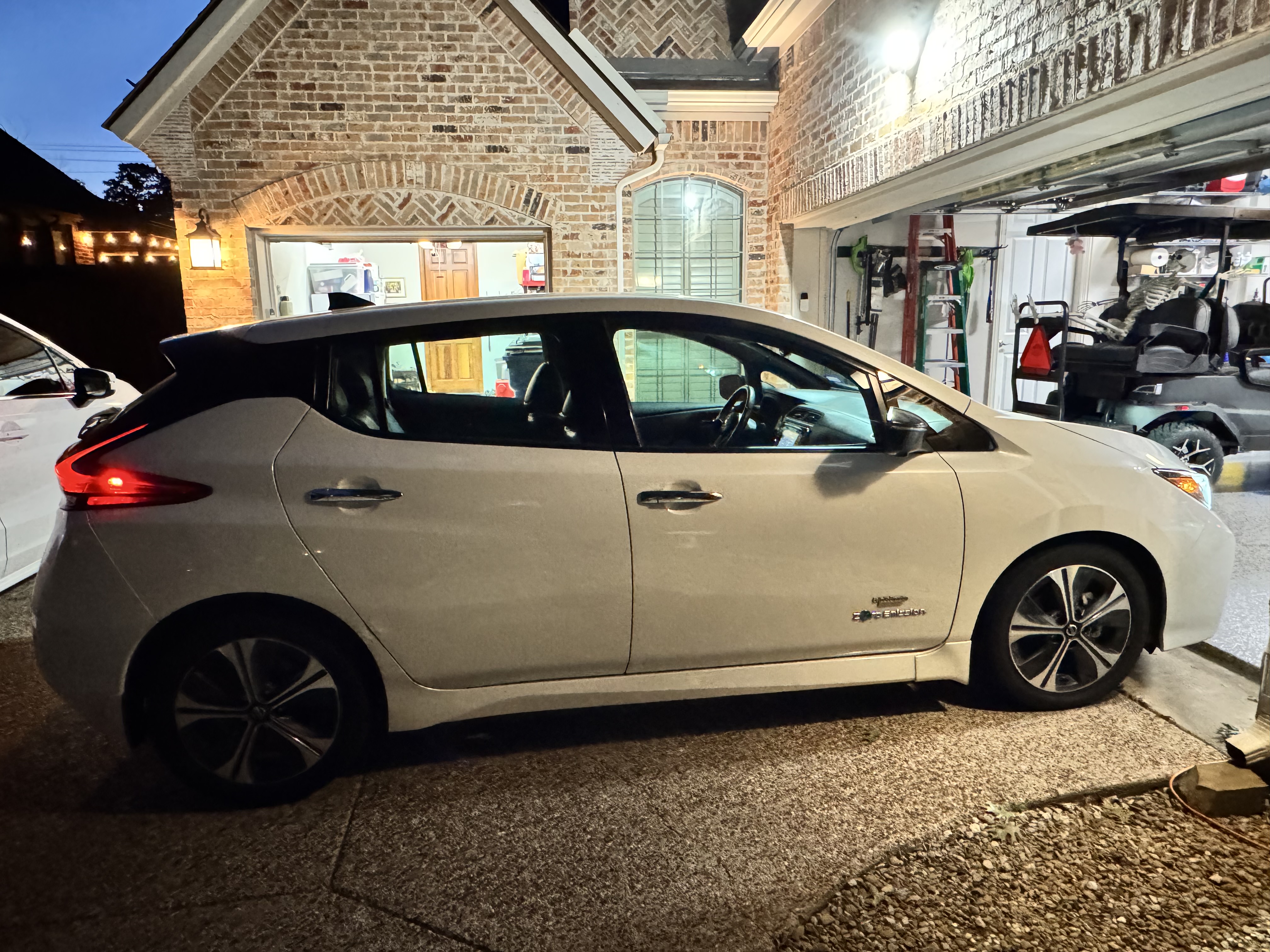 Used 2018 Nissan Leaf SL w/ SL Technology Package FWD image 8