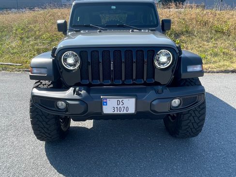 Used 2022 Jeep Wrangler Sport AWD/4WD image 4