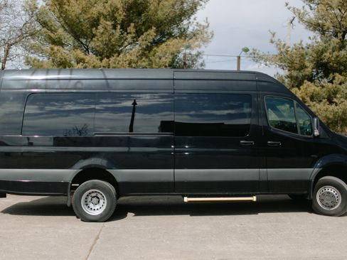 Used 2020 Mercedes-Benz Sprinter 3500 image 9